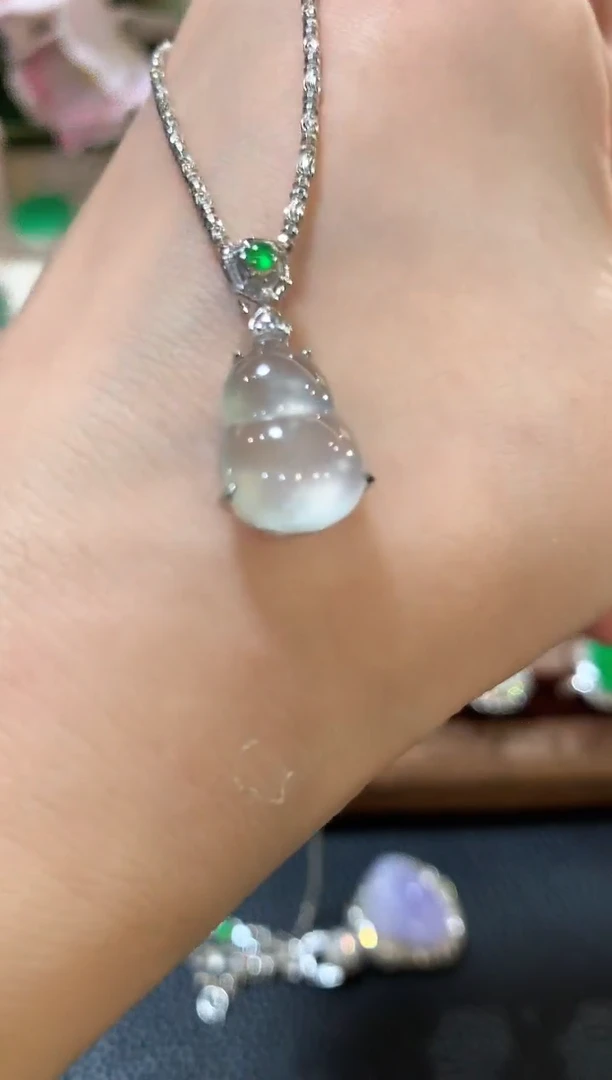 吊坠(不含链)18K金镶嵌翡翠z45