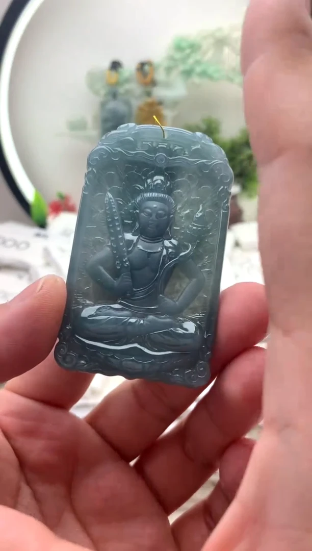 颈饰未镶嵌翡翠虚空藏