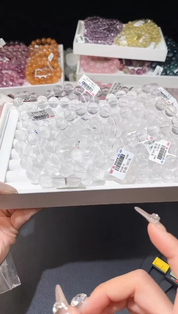 【闪购商品】水晶手链未镶嵌多样性发一奶白13mm