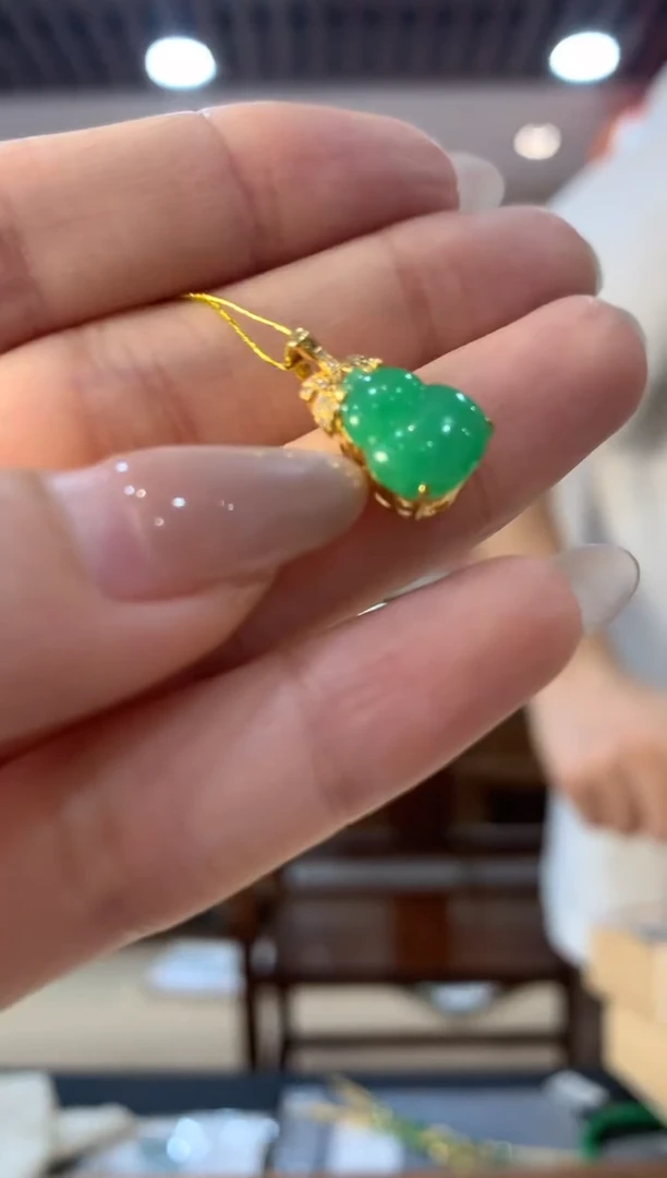 吊坠(不含链)18K金镶嵌翡翠葫芦