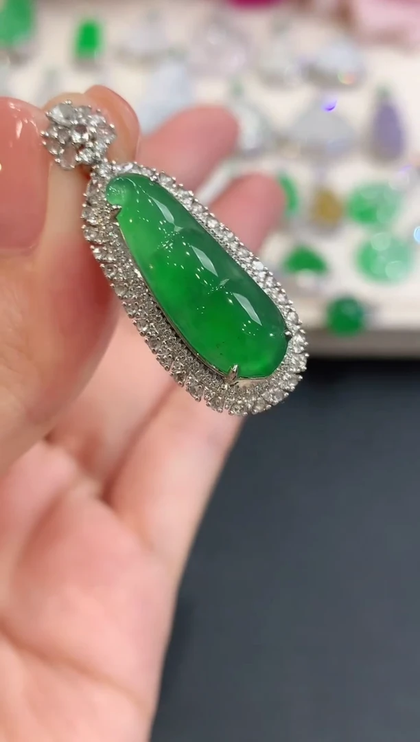 吊坠(不含链)18K金镶嵌翡翠a151