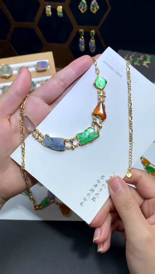 套链18K金镶嵌翡翠随形设计款（48小时鉴赏）