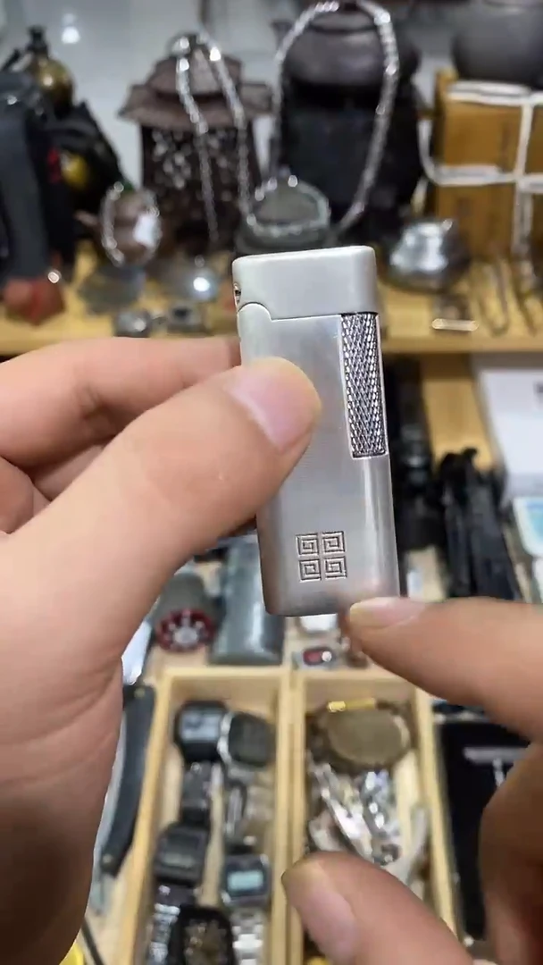 瓷片闪购商品  如图所示