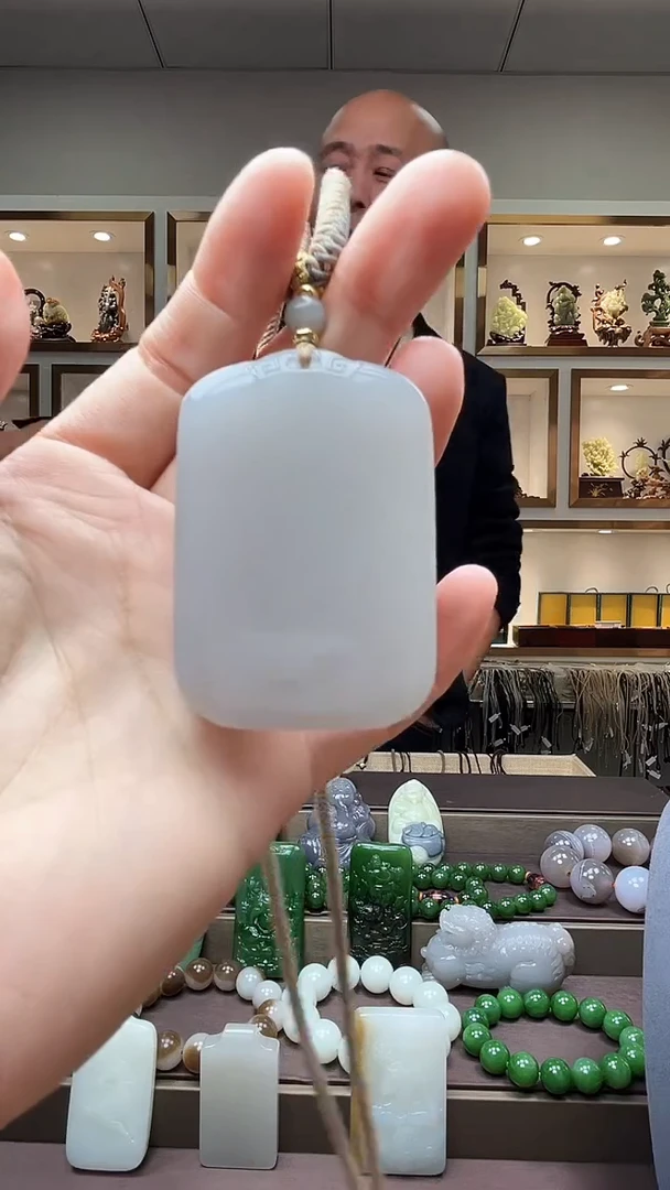 【闪购商品】和田玉颈饰未镶嵌苏