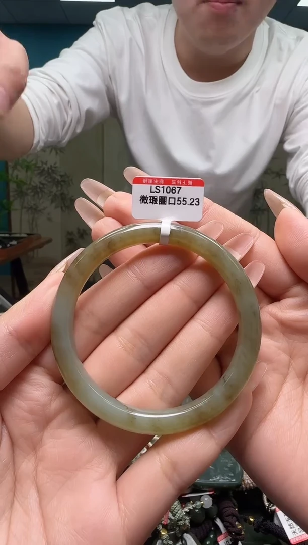 颈饰未镶嵌和田玉多样性发一