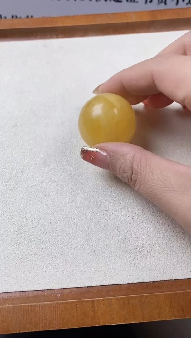 裸石琥珀未镶嵌吊坠