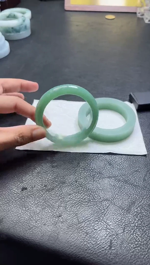 未镶嵌手镯定制翡翠雨*手镯