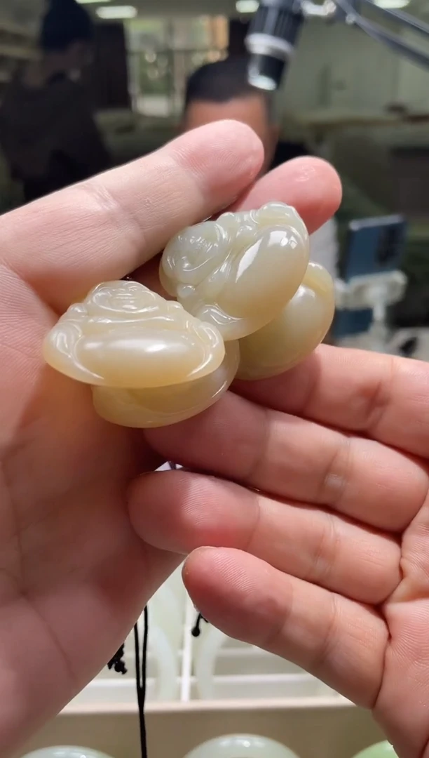 颈饰未镶嵌和田玉藕粉佛公多样性发货其一