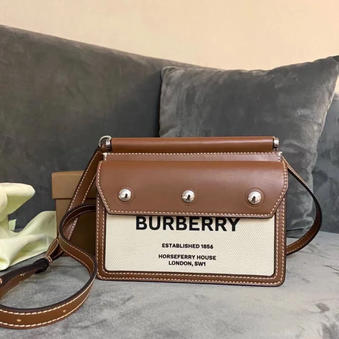 95新 BURBERRY/博柏利 胖虎安安/博柏利/95新/公价0/箱包/9260081