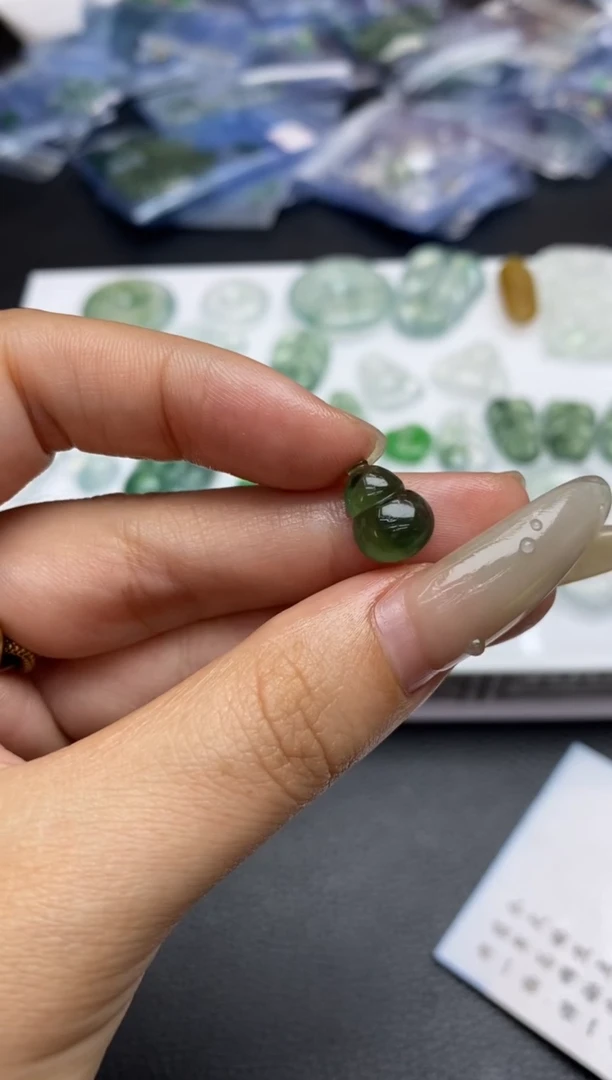 未镶嵌定制翡翠翡翠毛货~
