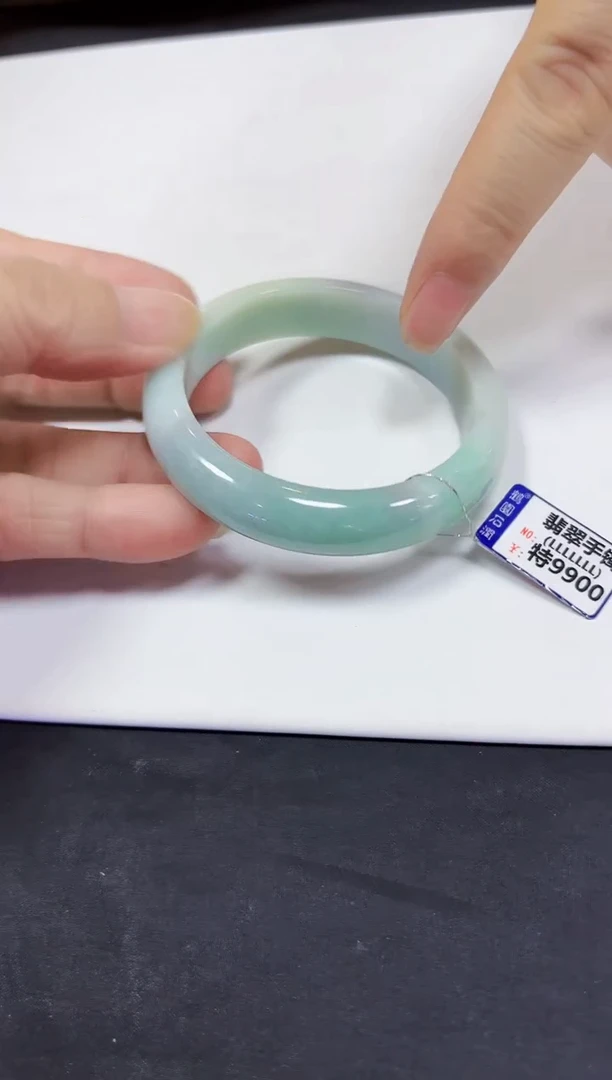 颈饰未镶嵌翡翠手镯55