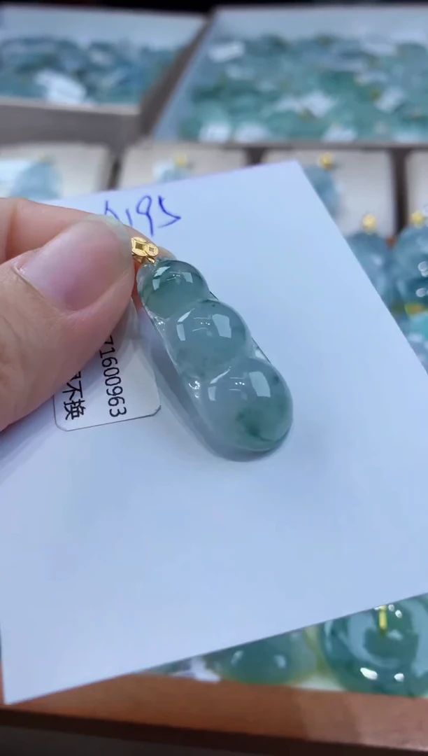 翡翠18K金镶嵌颈饰天然缅甸a货翡翠