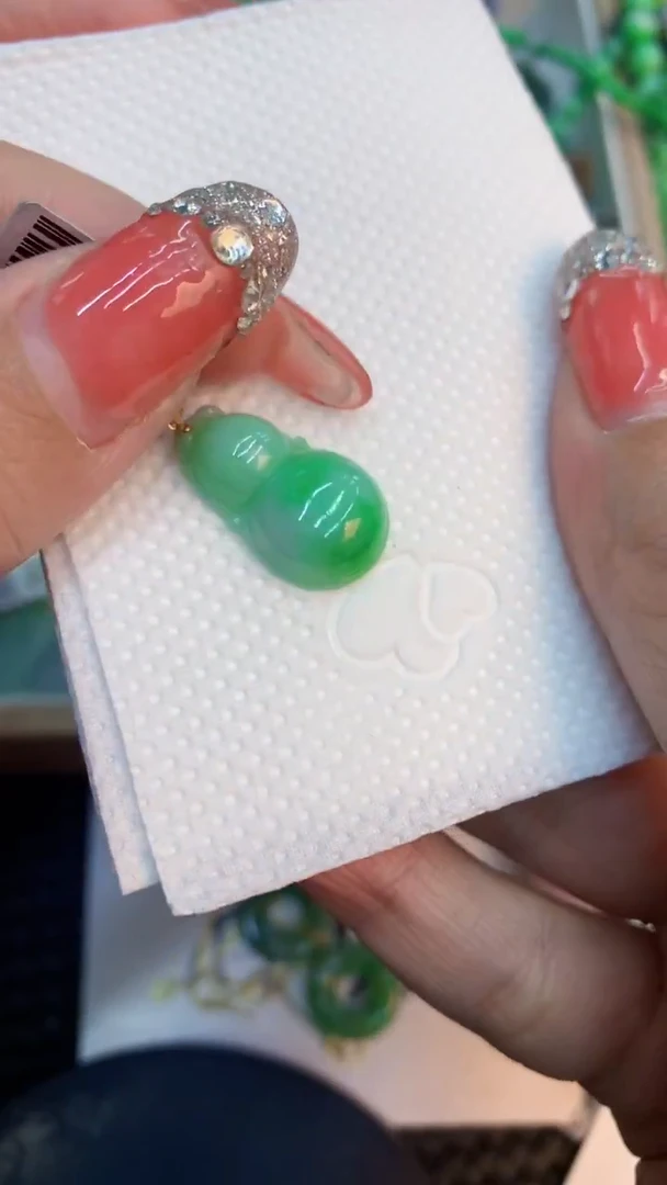 颈饰未镶嵌翡翠1