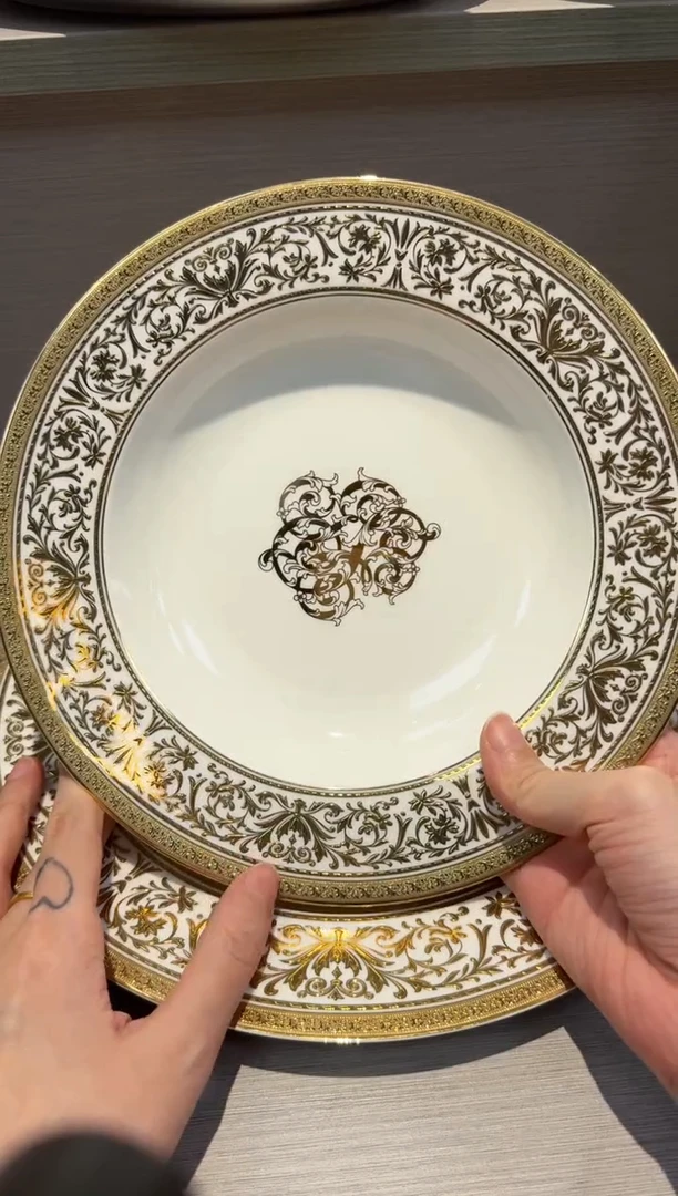 瓷片8.5英寸草帽盘 1个