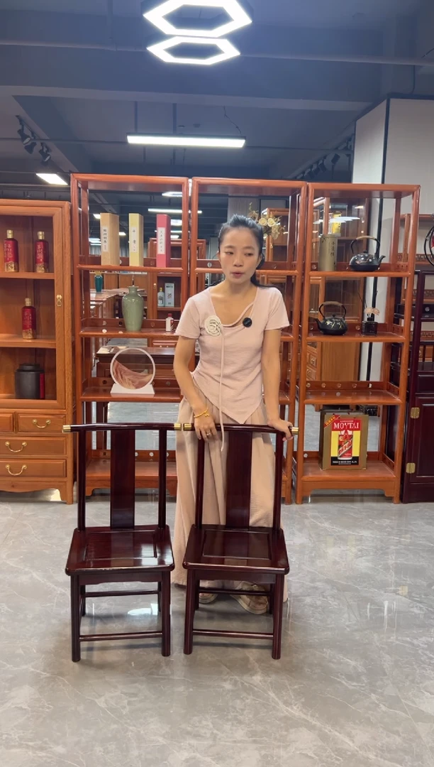 黑酸枝木类椅子一对靠背椅