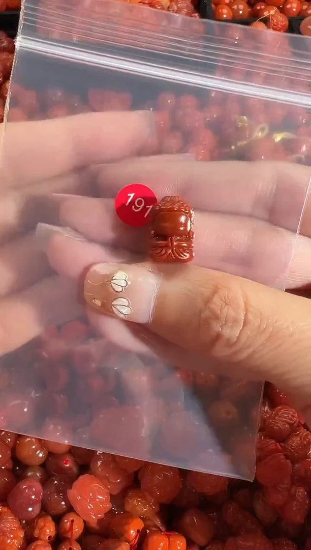 颈饰未镶嵌南红玛瑙1