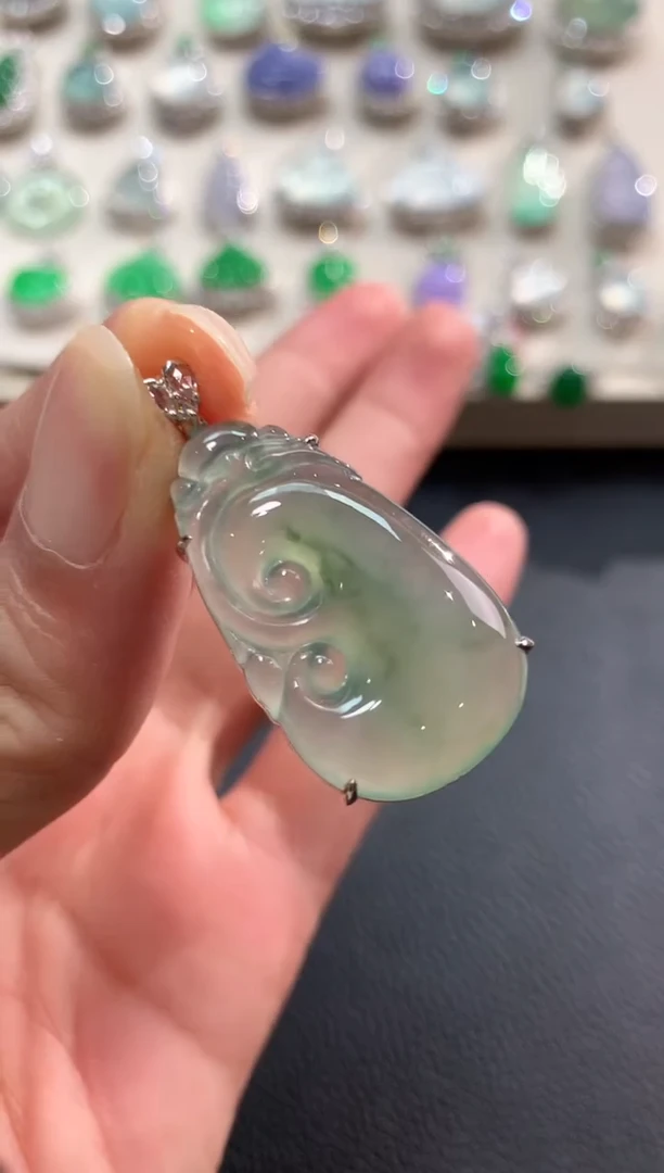 翡翠18K金镶嵌吊坠(不含链)b65