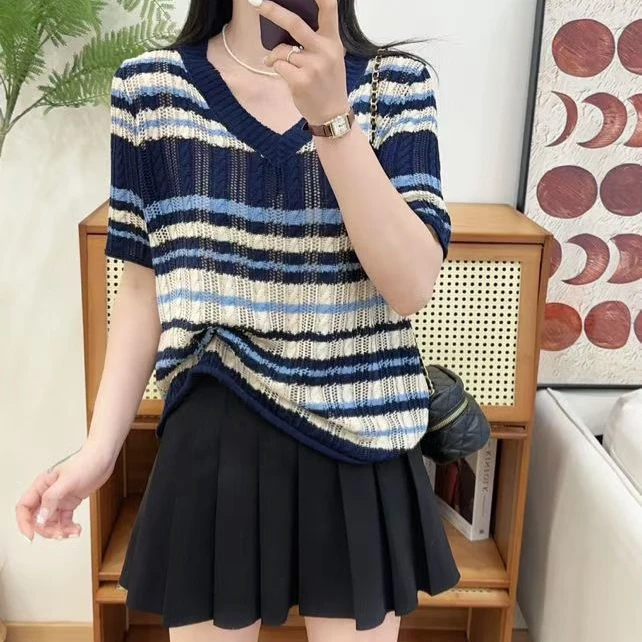 夏装新款v领镂空条纹拼色针织衫女洋气百搭短袖针织打底衫