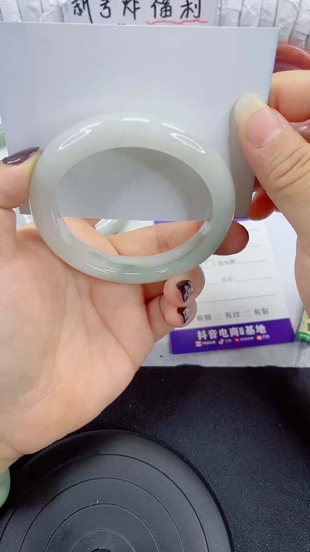 未镶嵌手镯石英质玉59/59/60