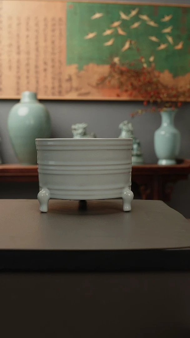 原产地原矿   三足弦纹尊