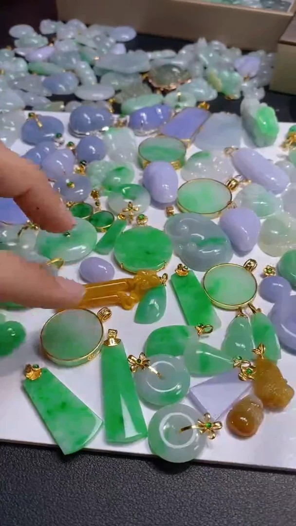 翡翠18K金镶嵌吊坠(不含链)翡翠