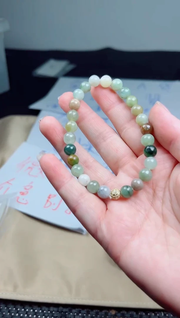 翡翠未镶嵌颈饰戒圈