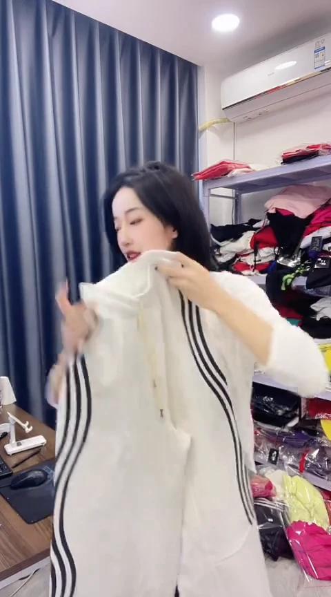 锦纶闪电购精品女装 116 S