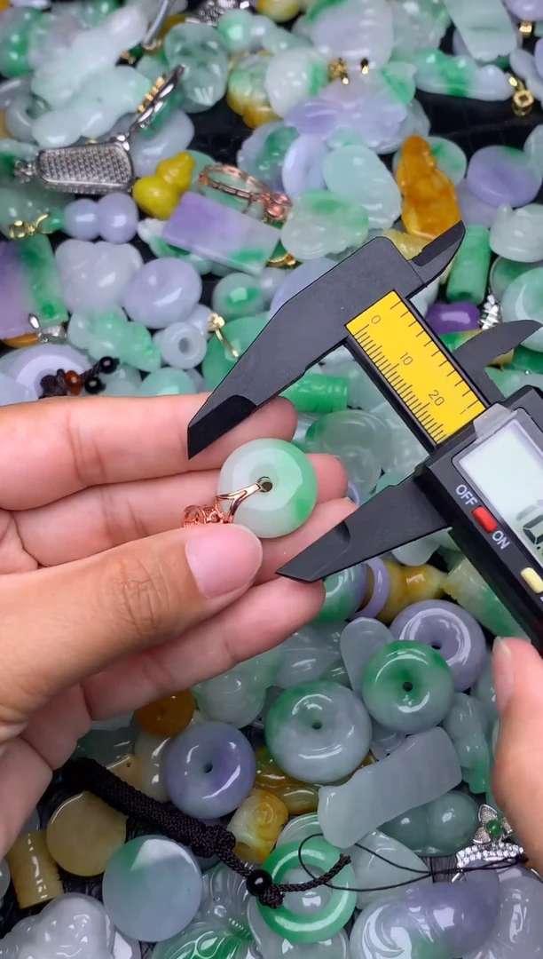 翡翠未镶嵌颈饰天然缅甸翡翠吊坠