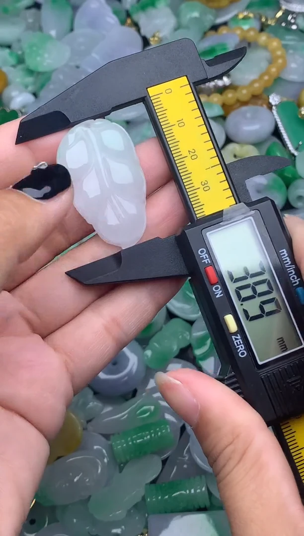 翡翠未镶嵌颈饰天然缅甸翡翠吊坠