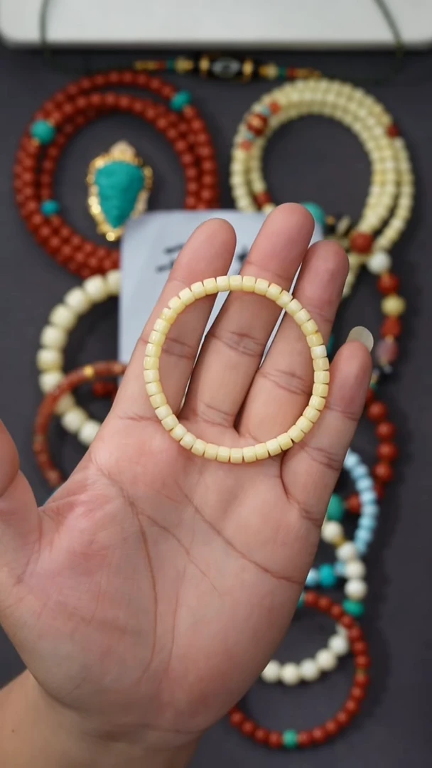 未镶嵌蜜蜡裸石蜜蜡手串（多样性发其一）