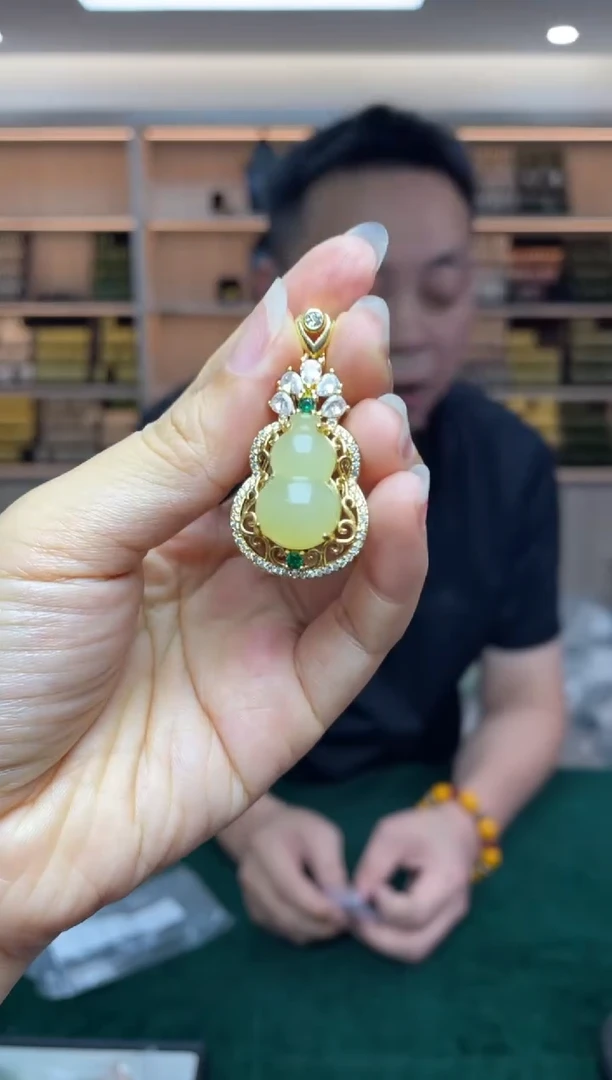 和田玉未镶嵌颈饰多样性发一件