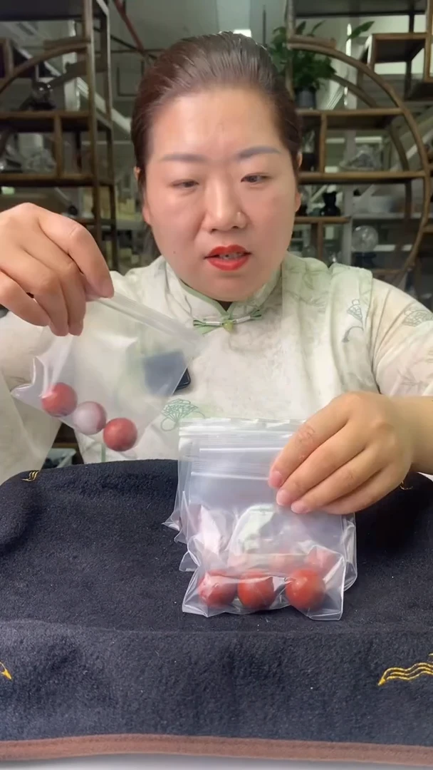 球未镶嵌水晶红碧 玉球（3）个装D571多样性发货