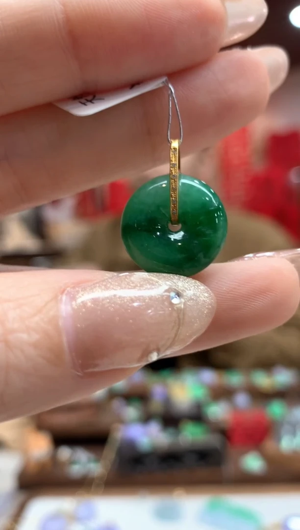 【闪购商品】翡翠吊坠(不含链)18K金镶嵌平安扣