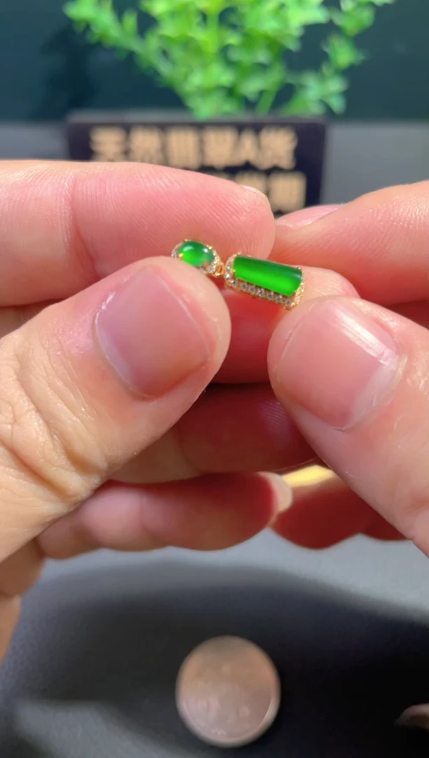 颈饰18K金镶嵌翡翠翡翠