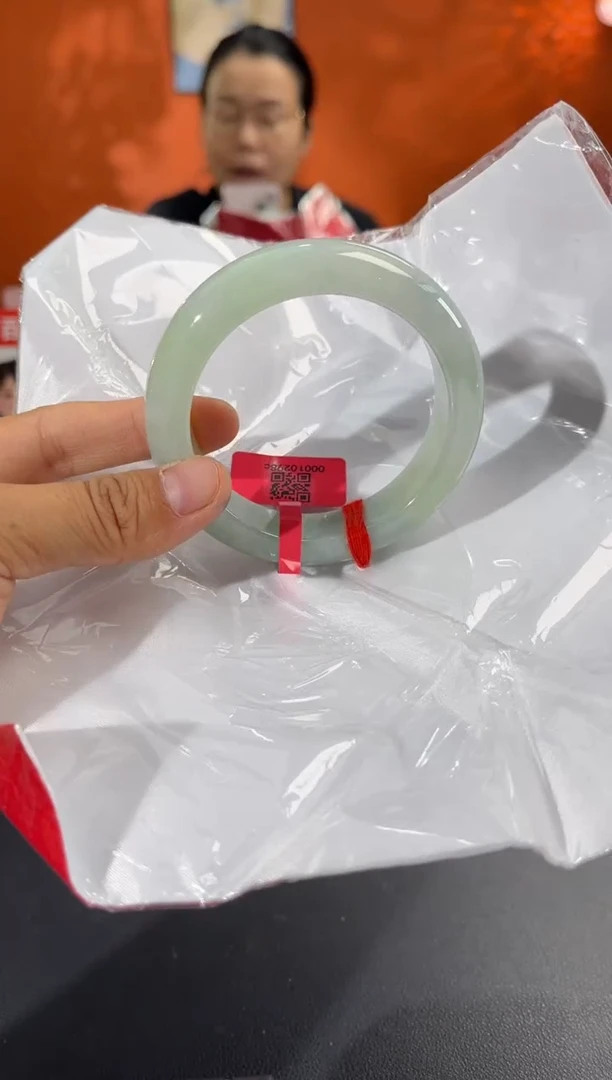 未镶嵌手镯翡翠3