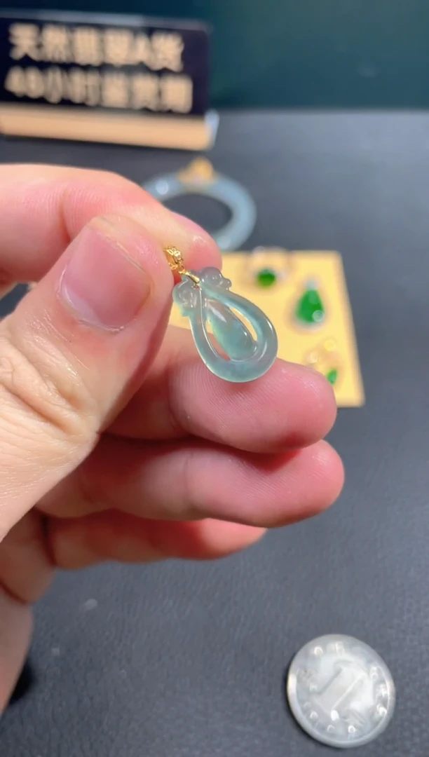 【闪购商品】翡翠颈饰18K金镶嵌翡翠