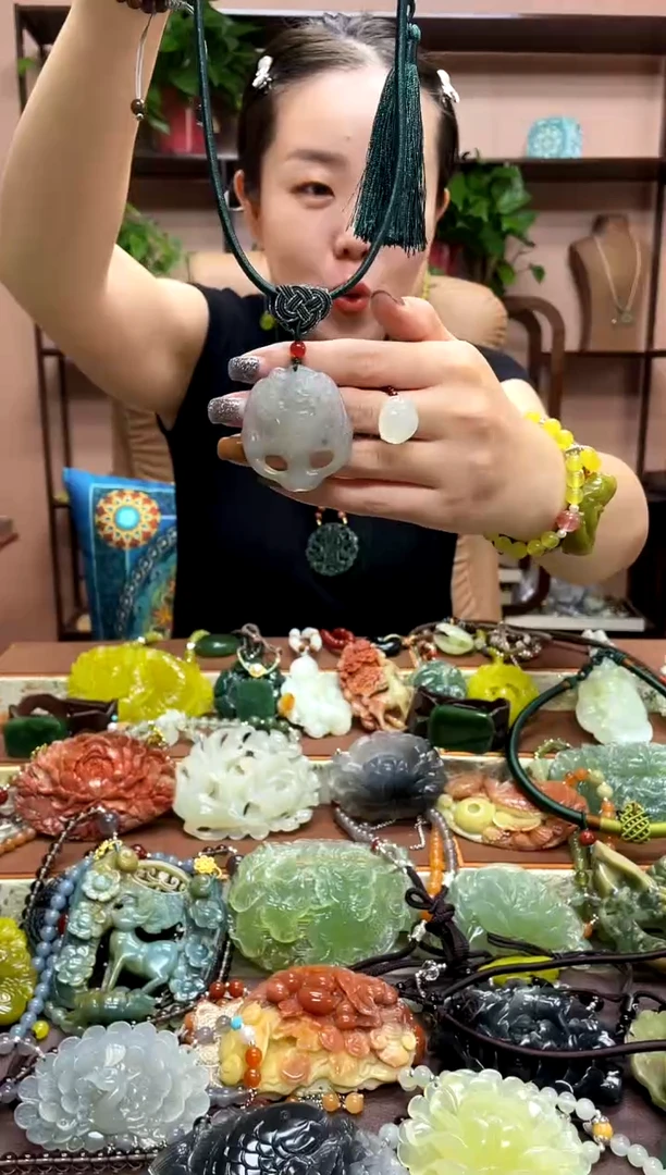 未镶嵌岫玉吊坠·