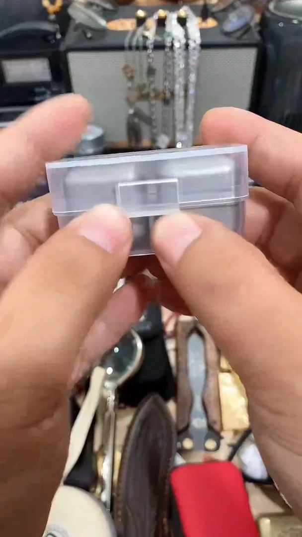 瓷片闪购商品  如图所示