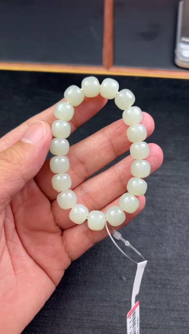 【闪购商品】和田玉手串未镶嵌且末微色差近矿卡10老型珠