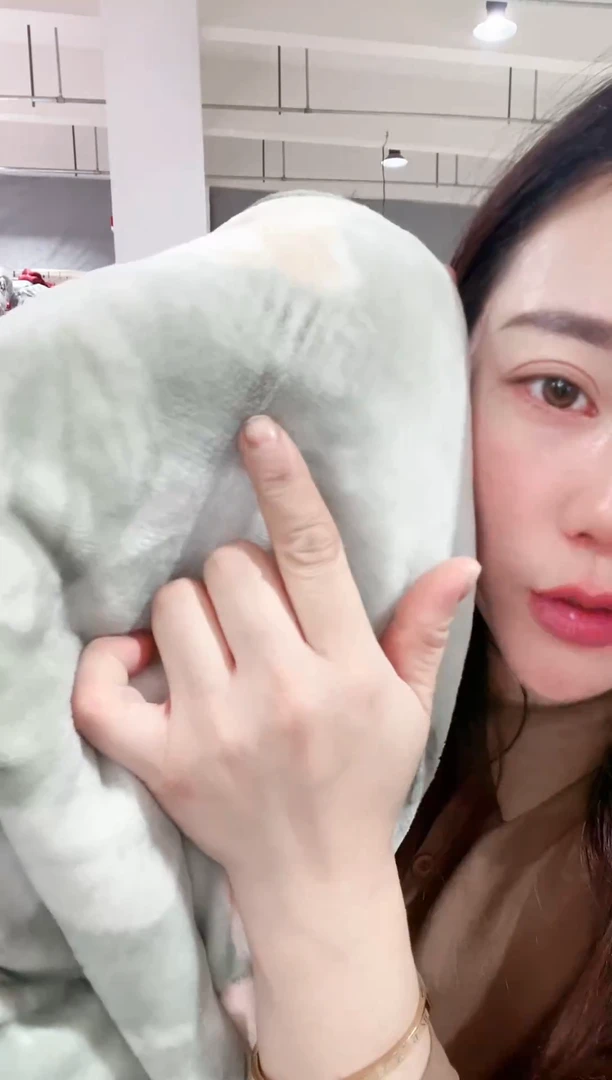 牛奶绒赫被子   1.5*2.0米