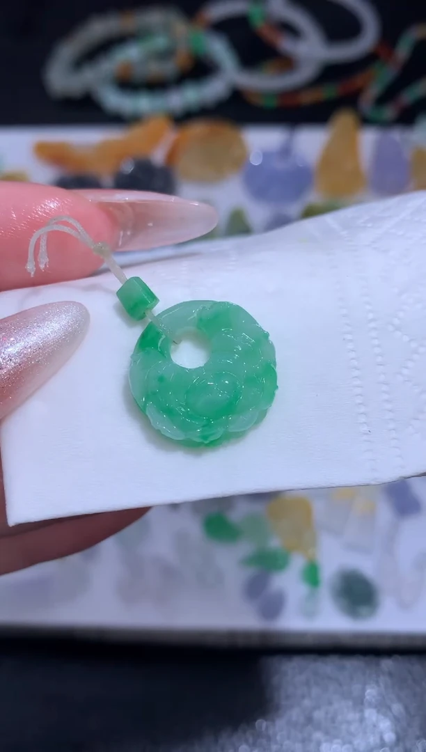 未镶嵌定制翡翠莲花