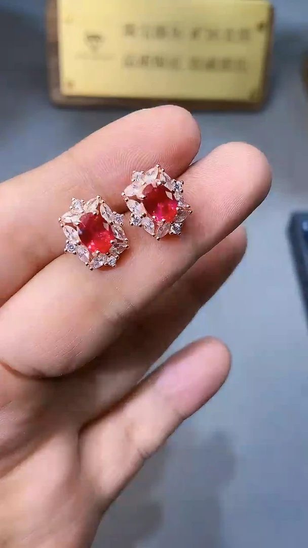 【闪购商品】红宝石耳饰银S925镶嵌354