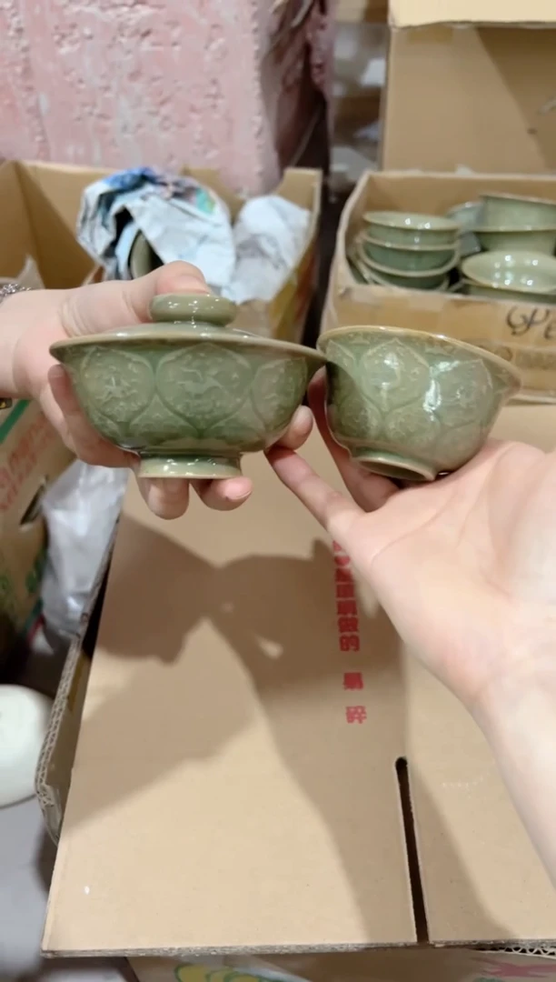 微瑕耀州窑鸳鸯莲瓣纹盖碗+鸳鸯小杯