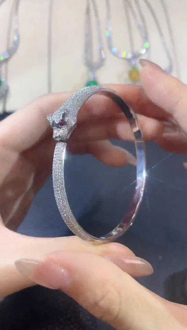 手镯18K金镶嵌钻石A2多样性发一件