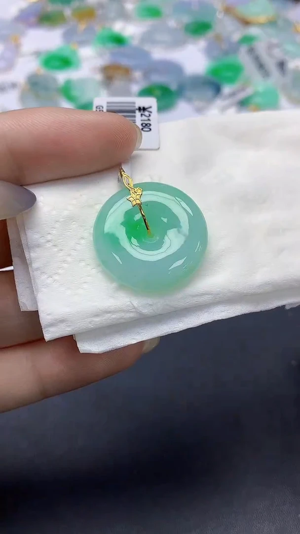 翡翠18K金镶嵌颈饰天然缅甸a货翡翠