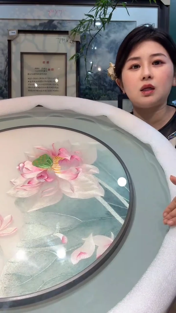 圆形非遗苏绣手工刺绣挂画