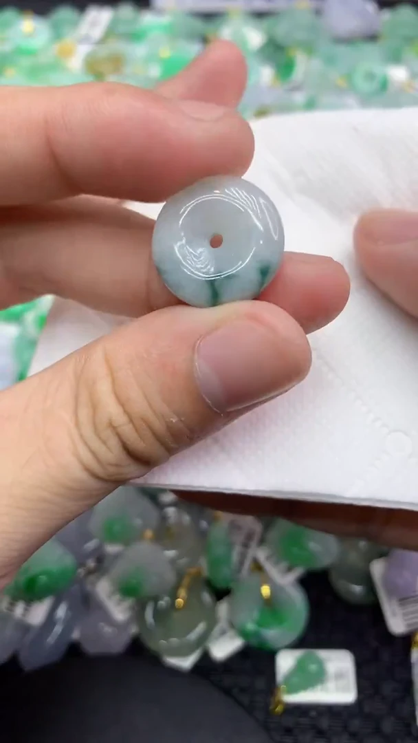 翡翠未镶嵌颈饰111111111