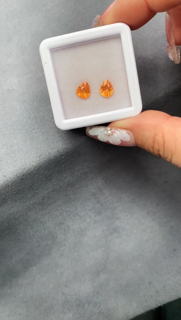 石榴石（芬达石）耳饰未镶嵌3.1克拉