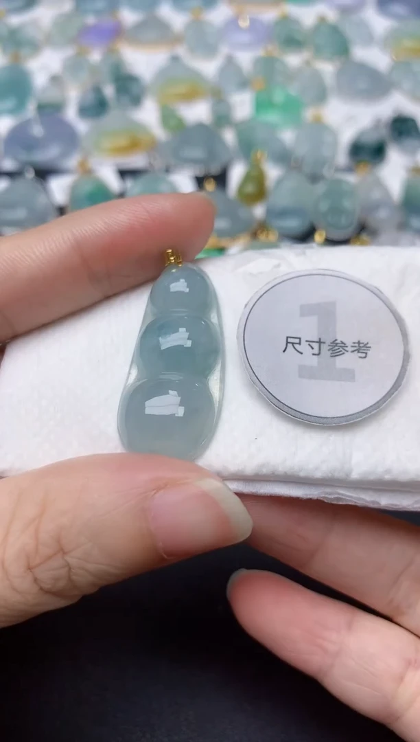 颈饰18K金镶嵌翡翠天然缅甸A货翡翠