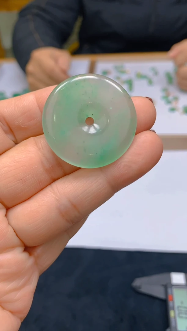 【闪购商品】石英质玉颈饰未镶嵌冰美人A货非洲翠